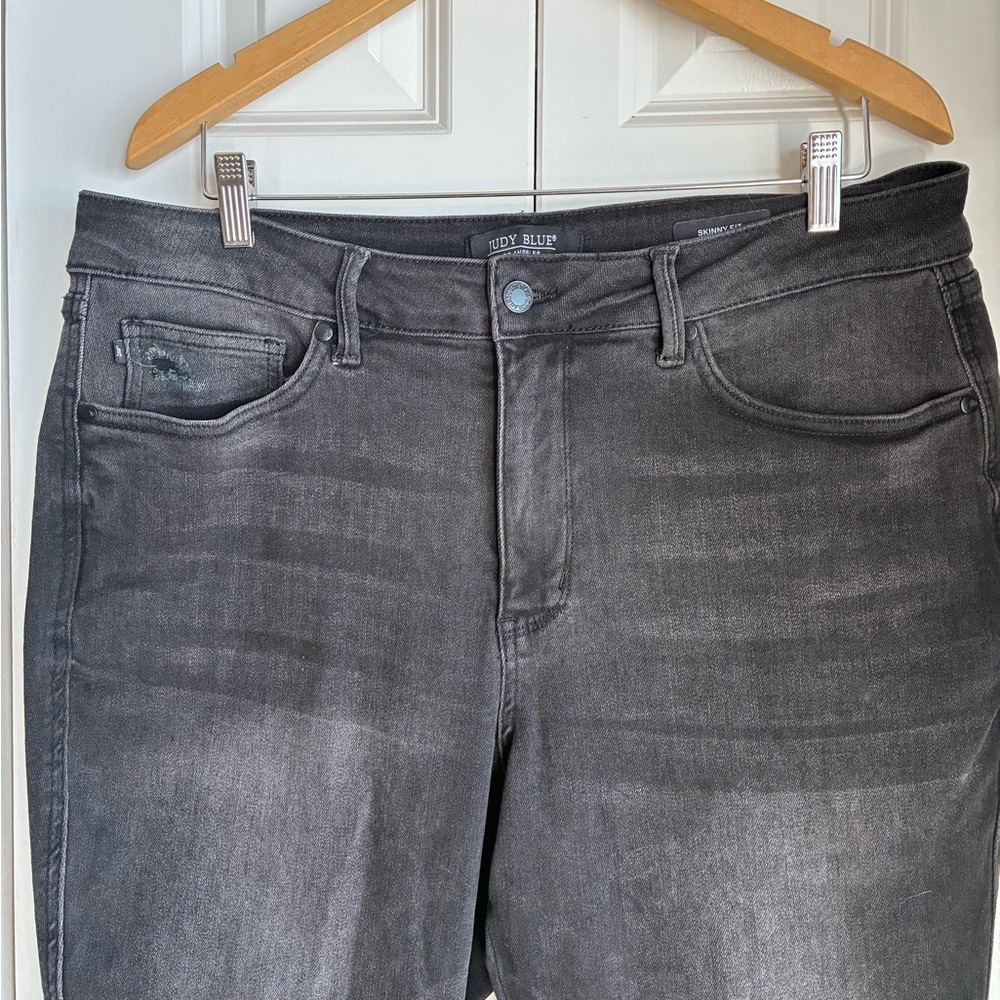 Judy Blue Black Skinny Jeans - Picture 4 of 5